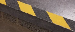 Sale MOTTEZ Adhésif de signalisation rugueux jaune/noir 5m x 50mm