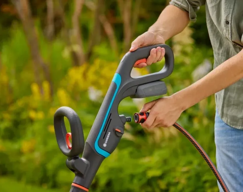 Discount GARDENA AQUABRUSH 18V PATIO