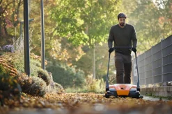 STIHL Balayeuse mécanique KG 770
