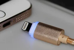 Sale Cordon FPE lightning USB à LED - 1m