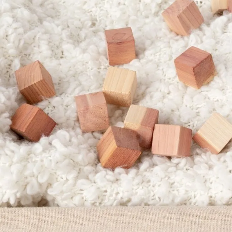 Lot de 16 cubes antimites en cède naturel Oregon
