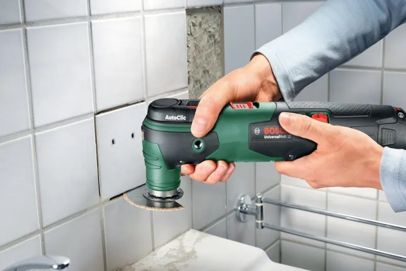 BOSCH Outil multifonction sans fil UniversalMulti 12V