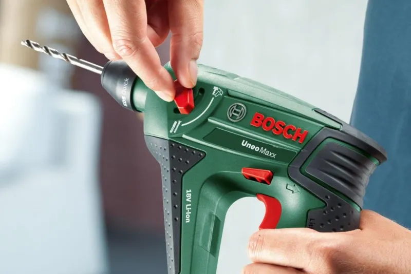 Outlet BOSCH Perforateur sans fil Uneo Maxx 18V outil seul