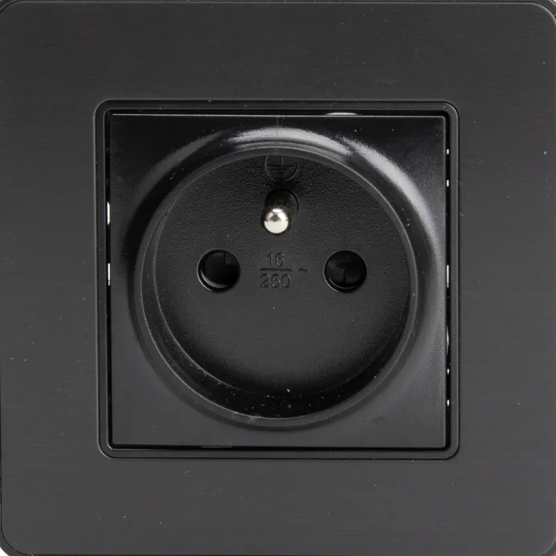 Hot ZENITECH Prise 2 pôles + terre kouro
