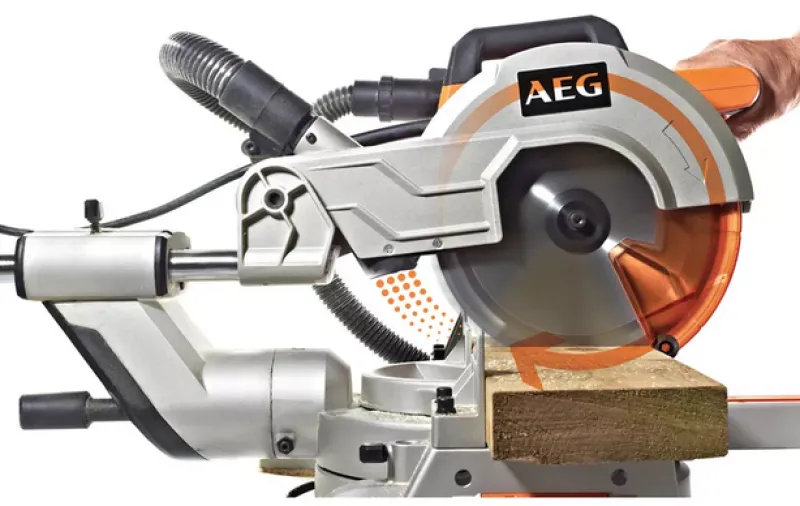 Sale AEG Scie à onglet radiale Ø254 mm