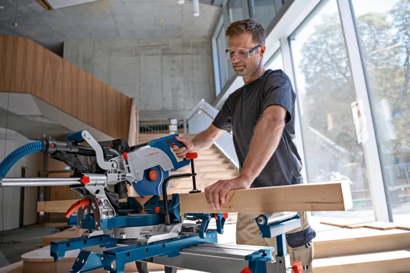 Outlet BOSCH PROFESSIONAL Scie radiale GCM 18V-216 DC 1600W Brushless (produit seul)